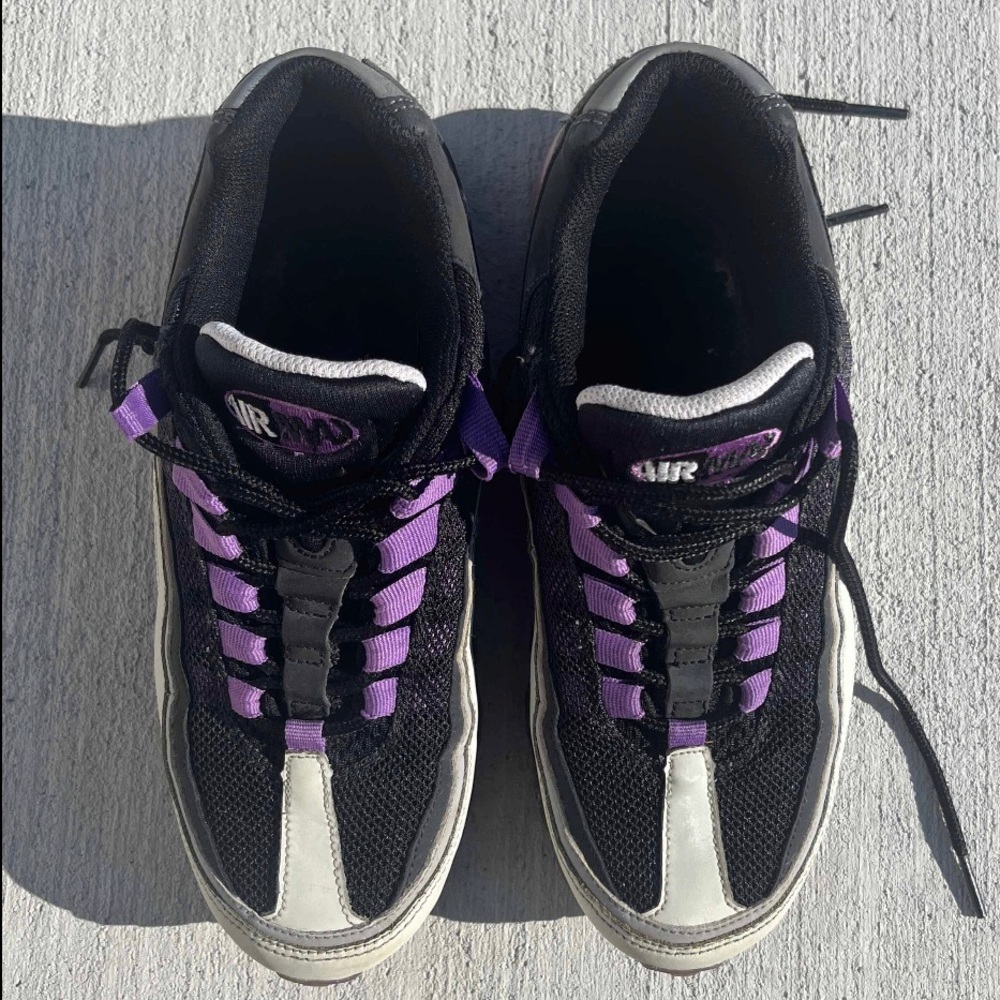 Nike Women’s Air Max 24-7 Sneaker — 2010—Black/Purple/Light & Dark Gray